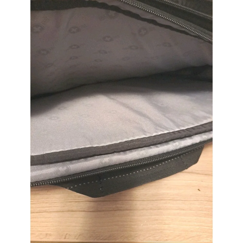 Swiss Gear Laptop Messenger Shoulder Bag Multi Compartment Briefcase 16